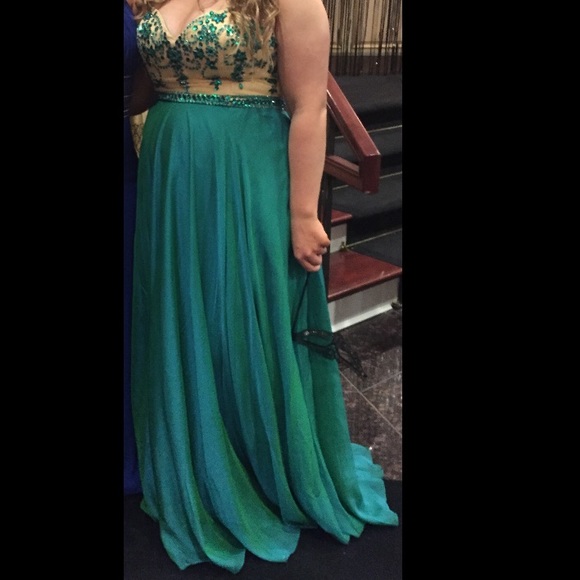 sherri hill translucent emerald prom dress - Picture 2 of 2