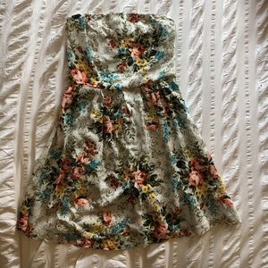 Strapless flower pattern dress