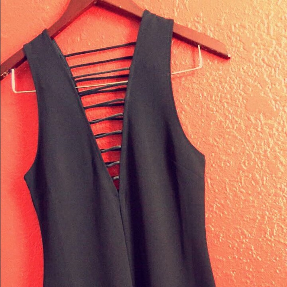 Black bodycon 🍸