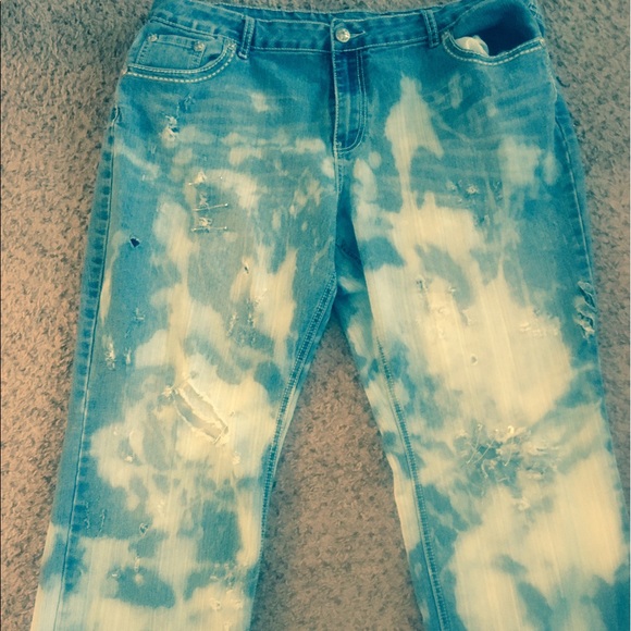 Distressed jeans - Picture 1 of 1