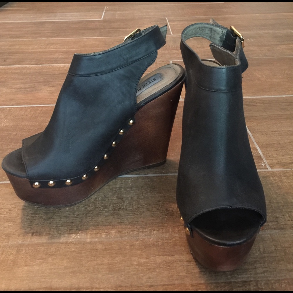 Black leather Steve Madden platform wedges