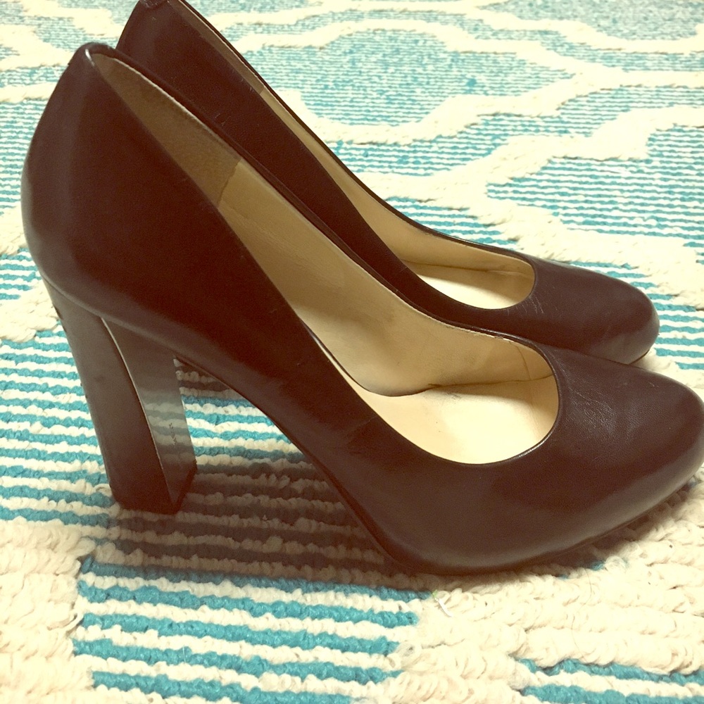 Nine West black pumps