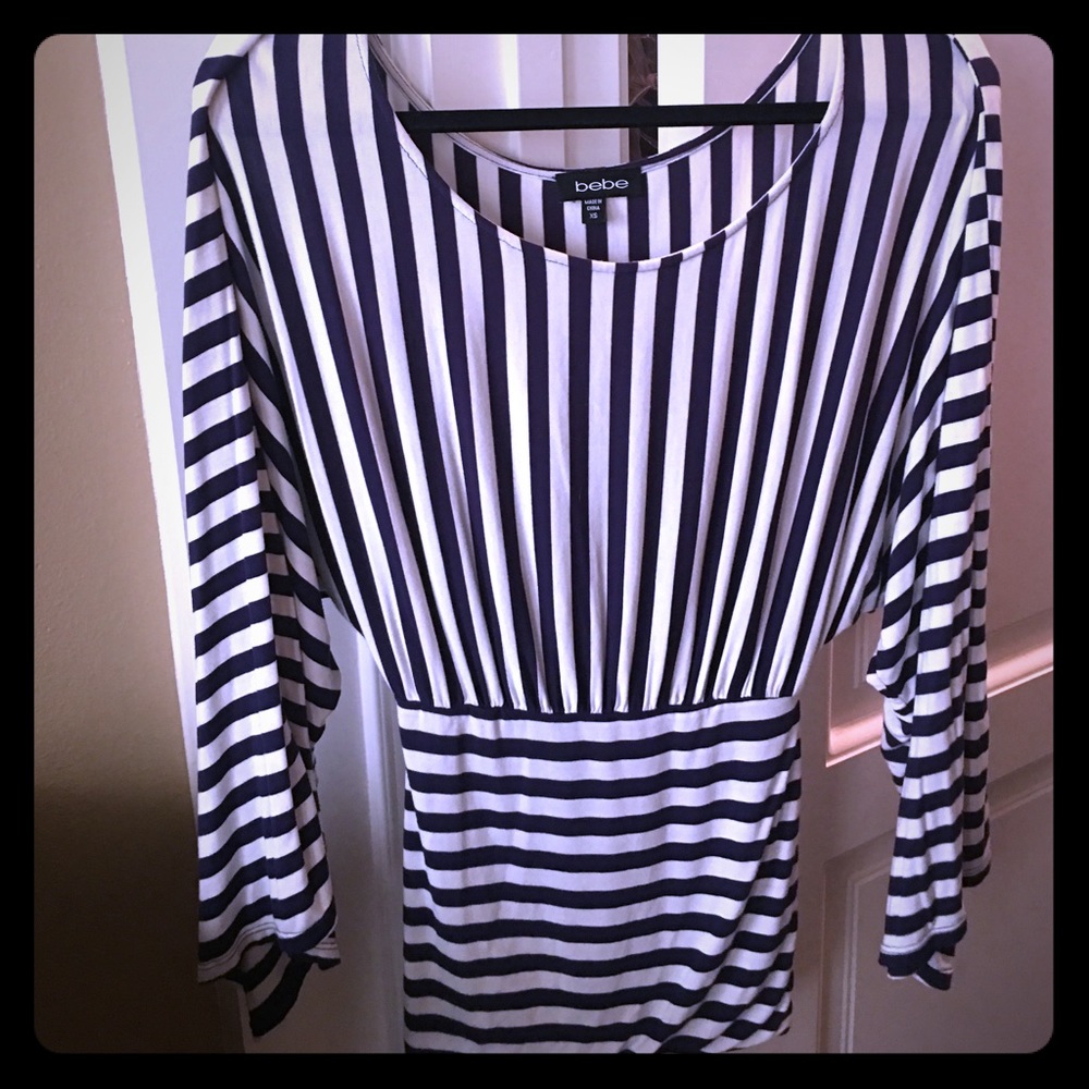 Bebe ladies navy & white cotton belle sleeve top