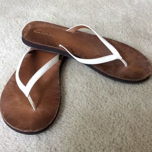 Clarks White thong sandal