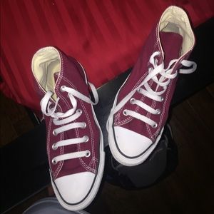 Maroon high top converse