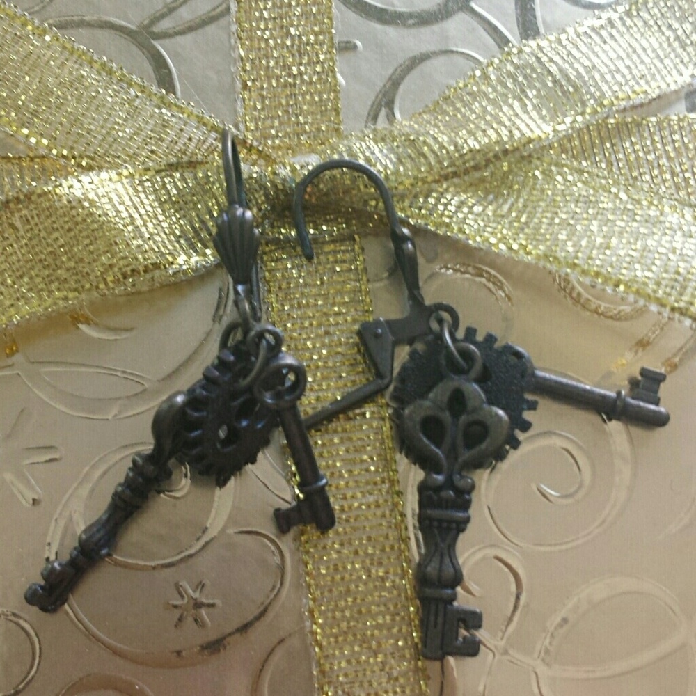 Steampunk Earrings - Picture 2 of 2