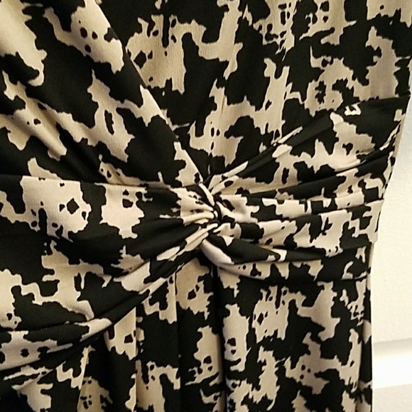 SALE TODAY!!  Beautiful wrap dress - Picture 3 of 4