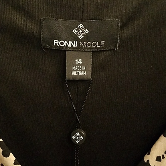 SALE TODAY!!  Beautiful wrap dress - Picture 4 of 4