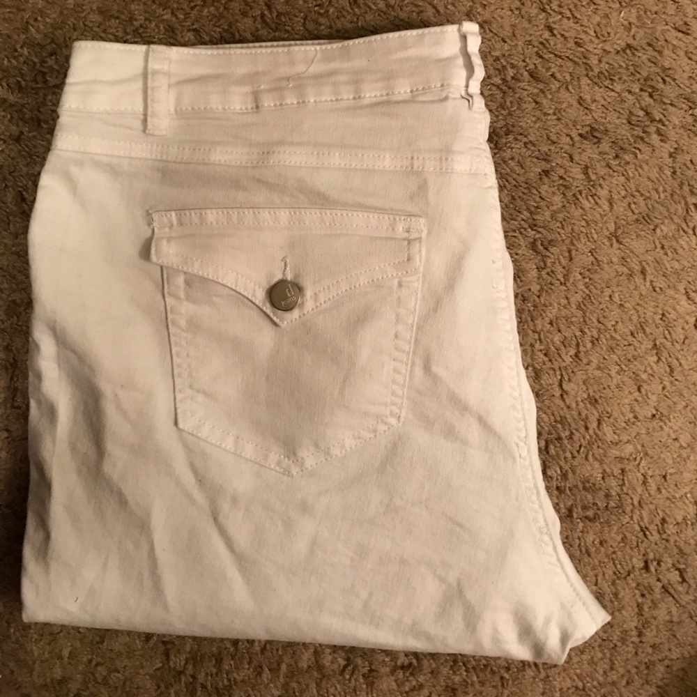 Plus white capris