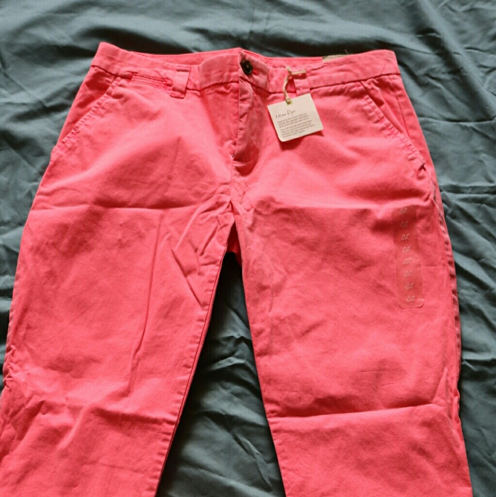 Khaki crop jeans. Very cute! Never worn!!