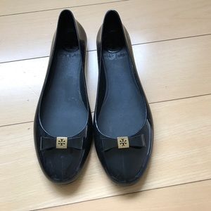 Black Tory Burch jelly flats