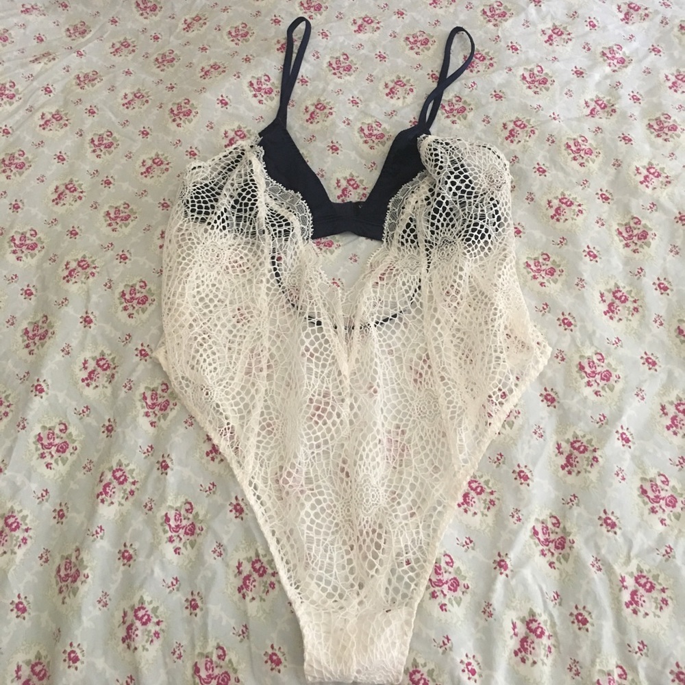 NWOT Victoria's Secret White/Navy Lace Lingerie