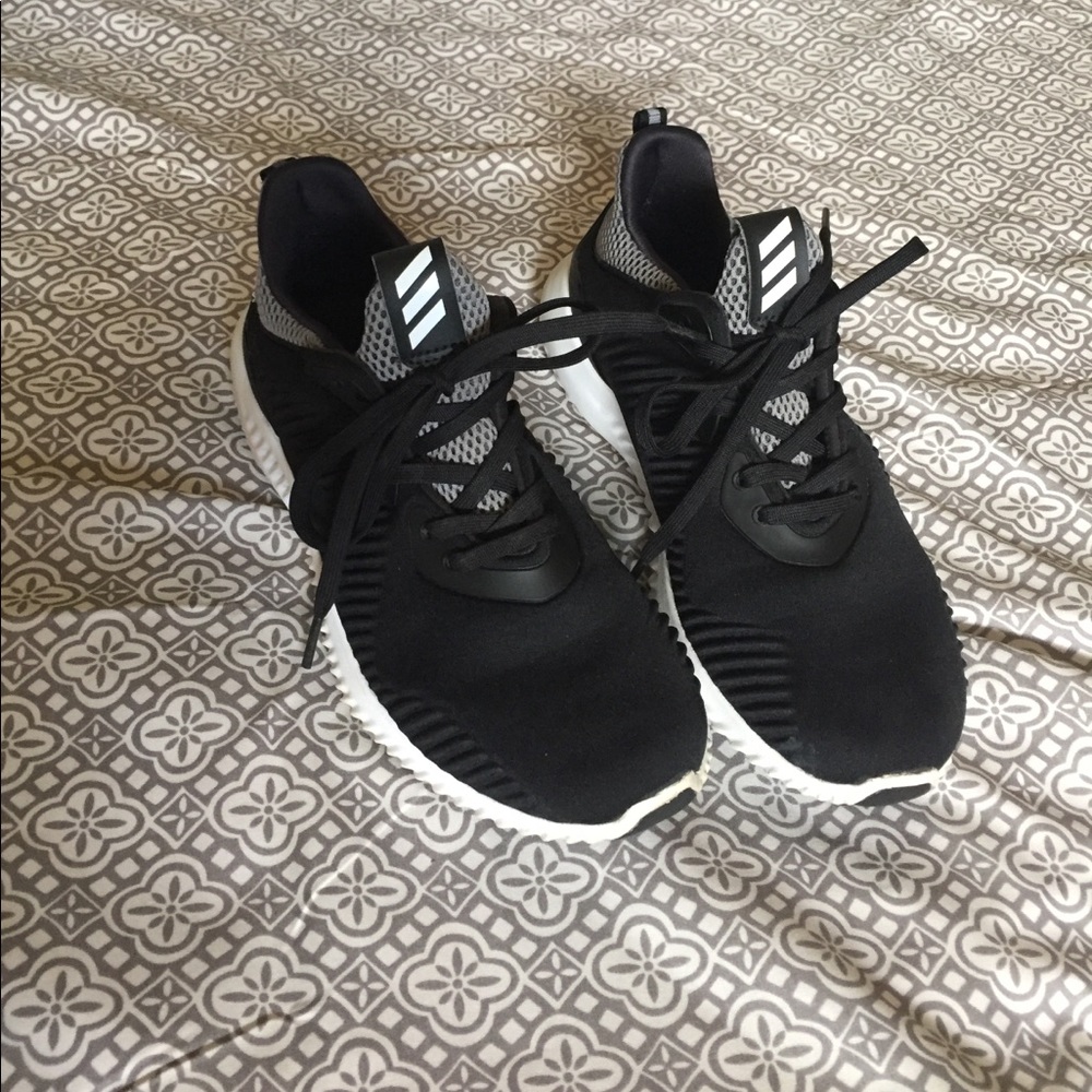 Adidas Black Alphabounce