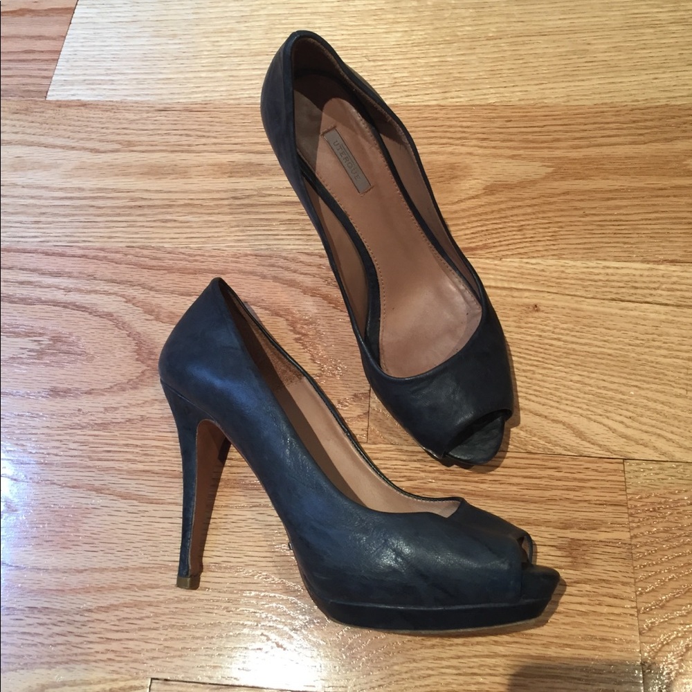 Stilettos navy leather ZARA