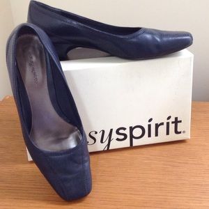 Easy Spirit Navy Blue Low Heel Pump