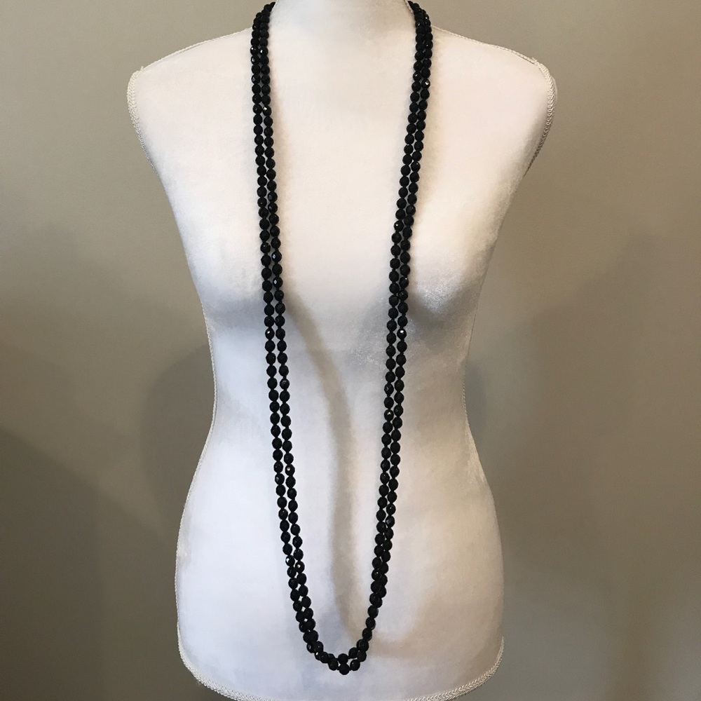 Black beaded necklaces wear many styles!