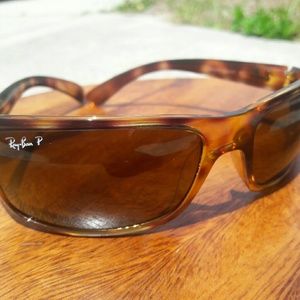 Ray-Ban Polorized sunglasses