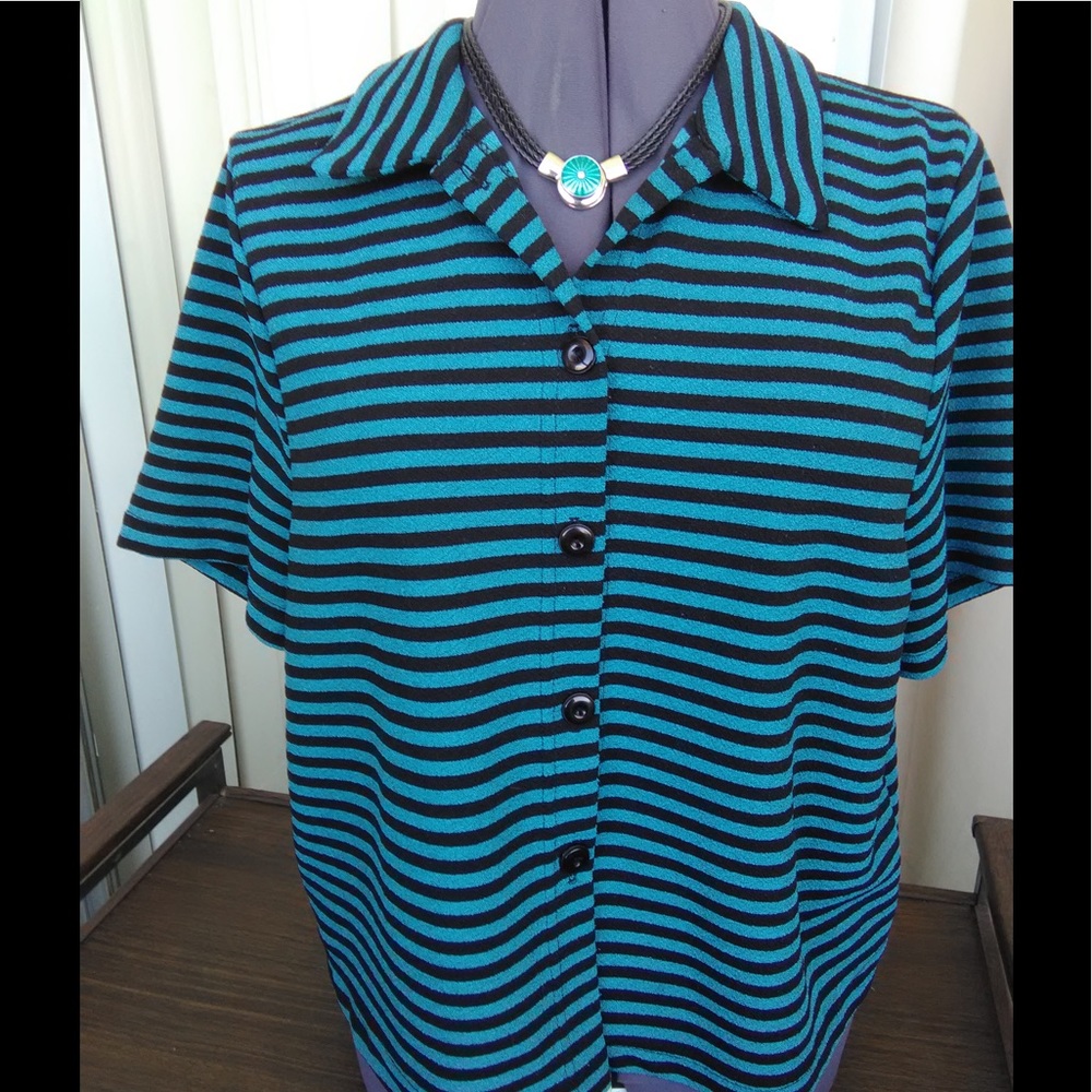 Size 18 button down blouse