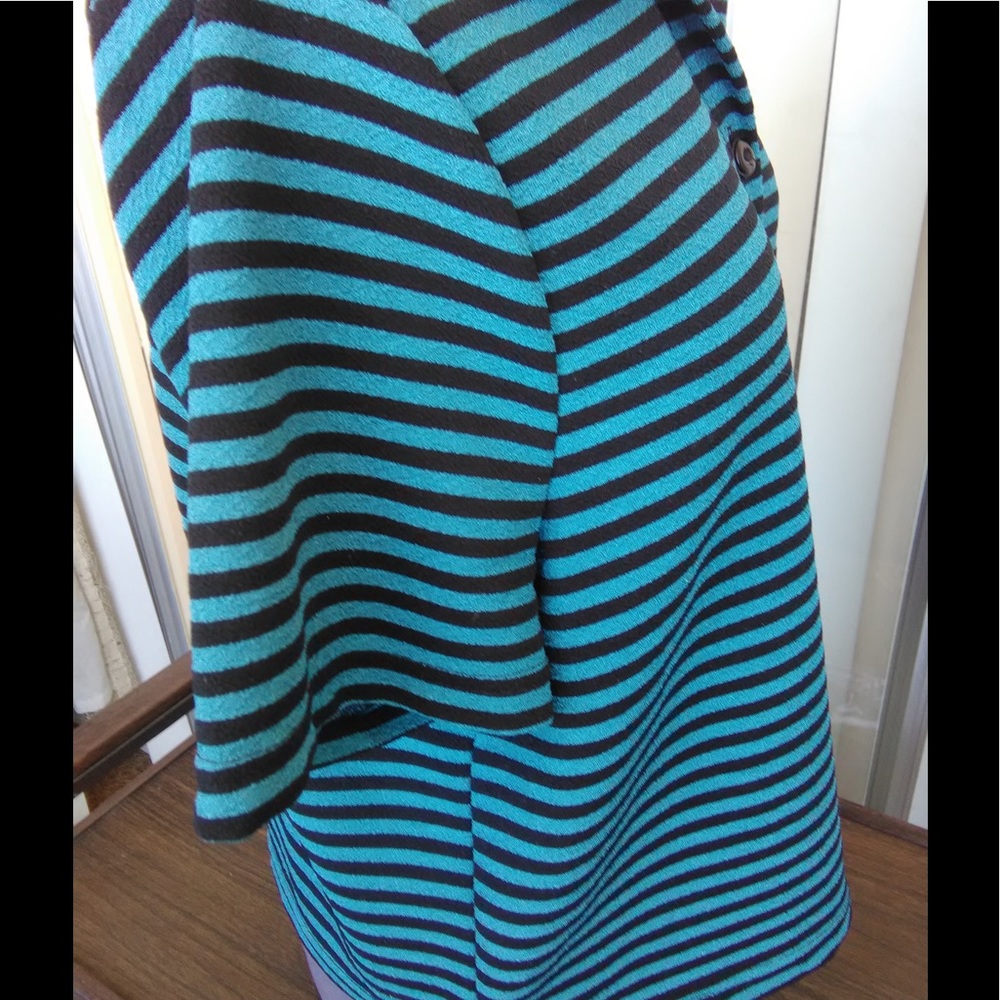 Size 18 button down blouse - Picture 2 of 4