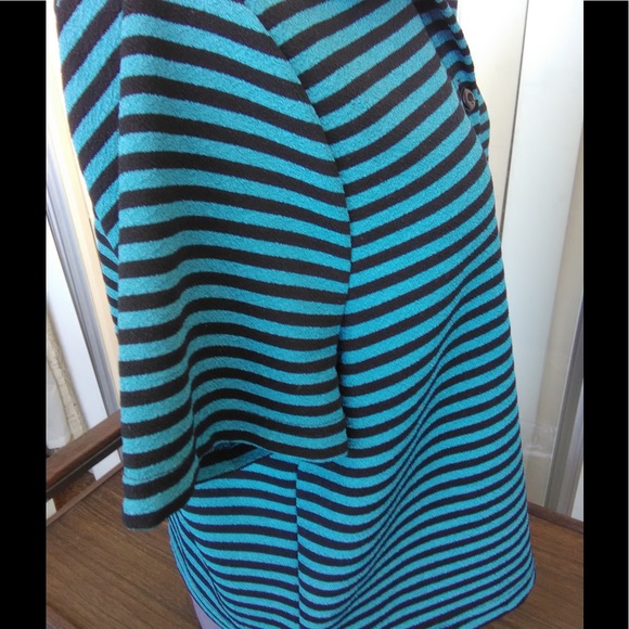 Size 18 button down blouse - Picture 2 of 4