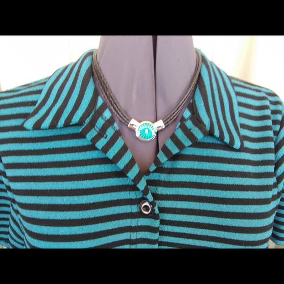 Size 18 button down blouse - Picture 4 of 4