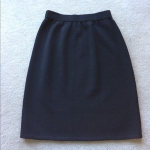 St. John Basics Black Knit Pencil Skirt Size 8