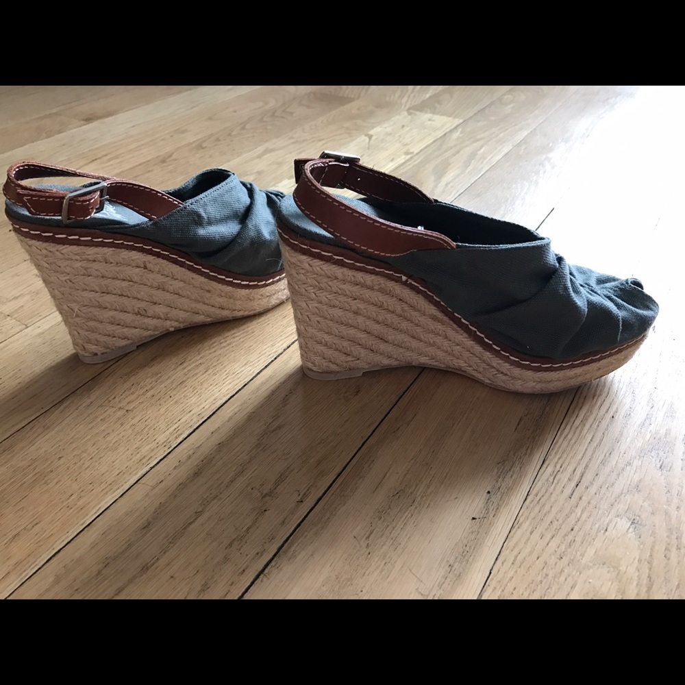 BRAND NEW gorgeous wedges from Anthropolgie.