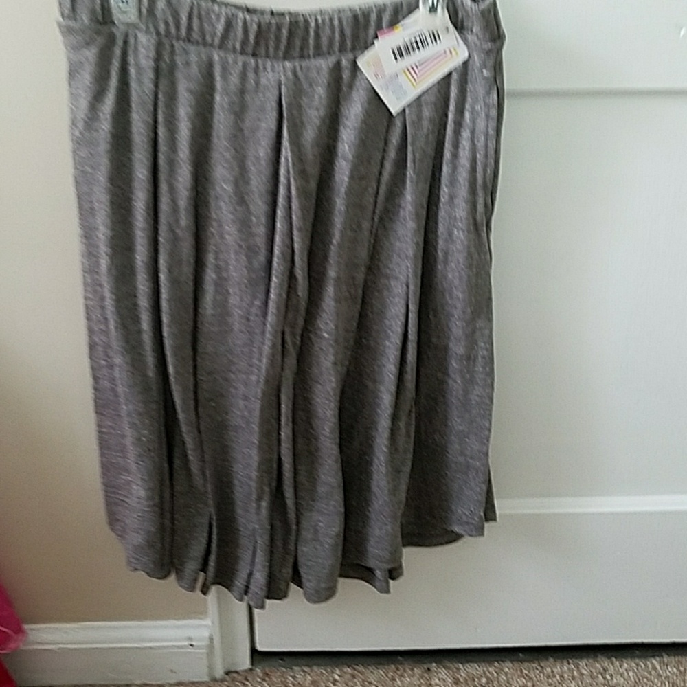 LulaRoe Large Heathered Gray Madison skirt - BNWT