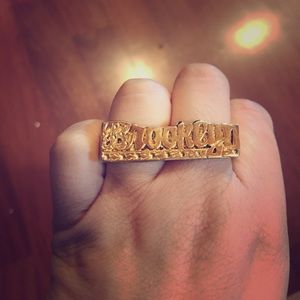 BROOKLYN KNUCKLE RING