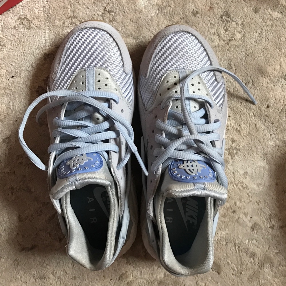 Nike Air Huaraches Runs