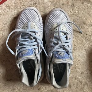 Nike Air Huaraches Runs