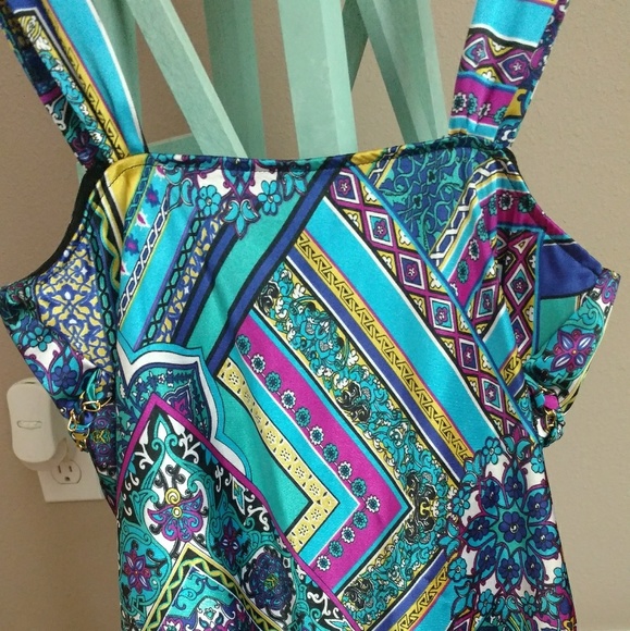 Halter top - Picture 3 of 3