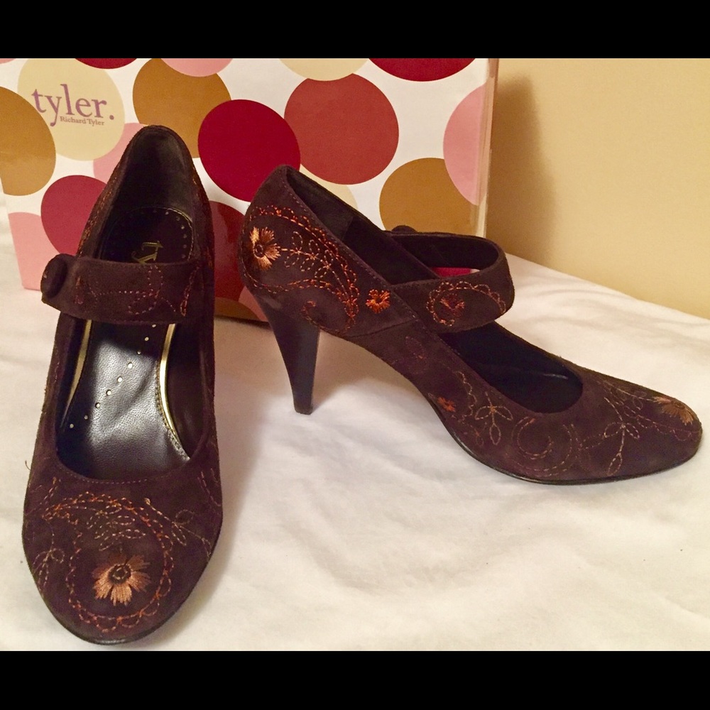 Richard Tyler Boho Round Toe Pumps