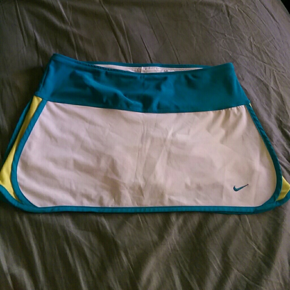Nike tennis skort
