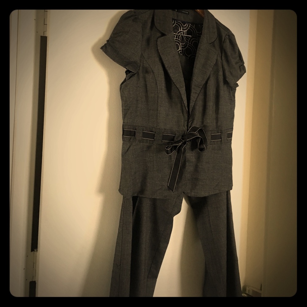 Birds short sleeve suit with matching pants