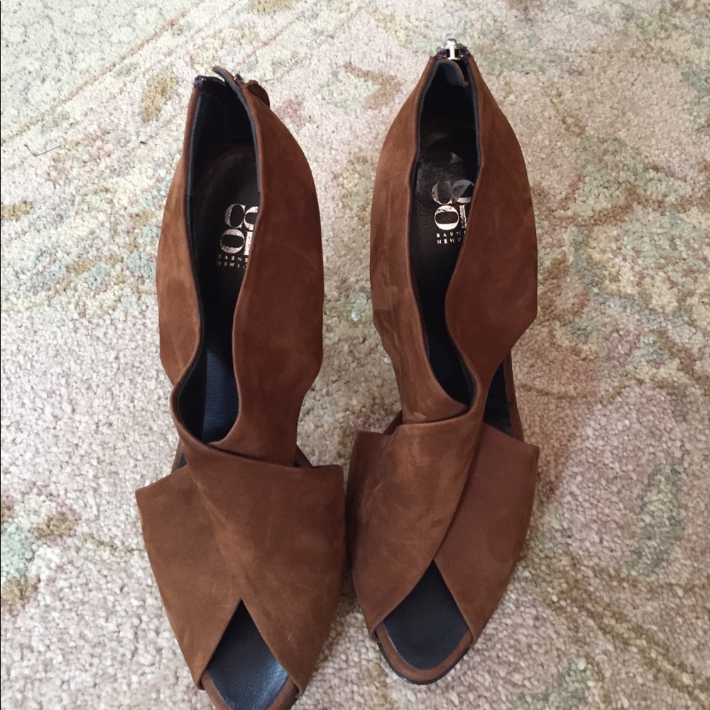 Barneys Co-Op New York tan suede shoes