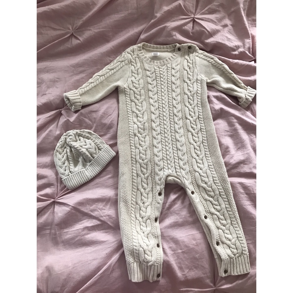 18-24 Months GAP Knit Hat & Jumper Combo