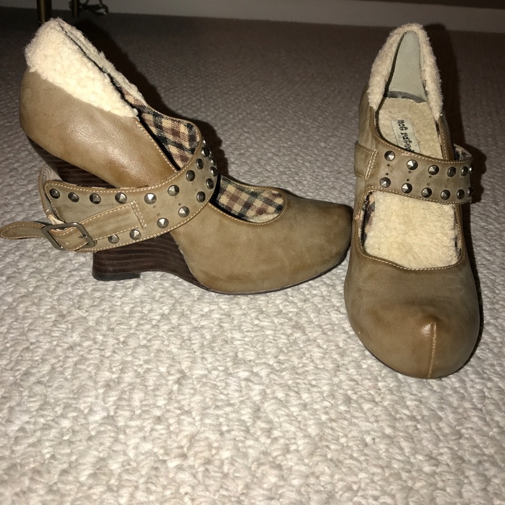 Not Rated wedge