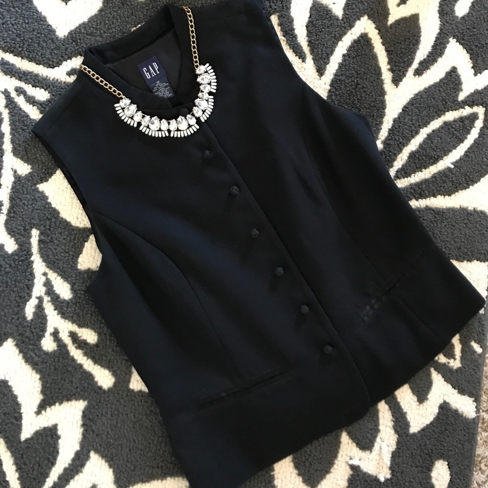 Gap Medium oriental black vest