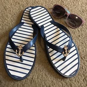 Sailor navy blue flip flops w/sun glasses