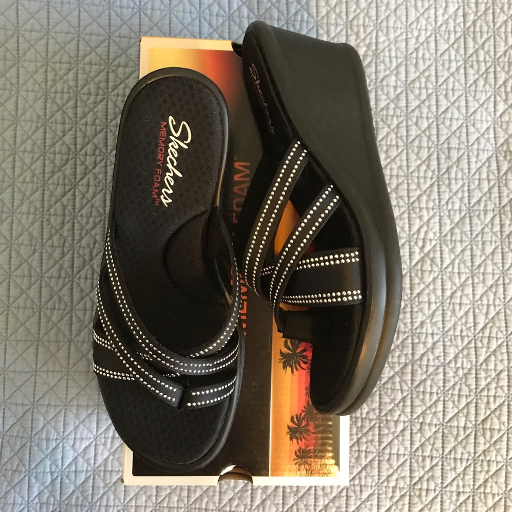 Skechers Cali Shoes with Bling. Memory Foam-Comfy