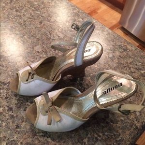 Bingo white and tan wedges
