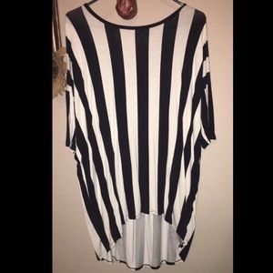 LulaRoe Size M Black & White Striped Top