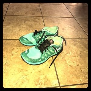 Women Nike free 5.0 running shoes