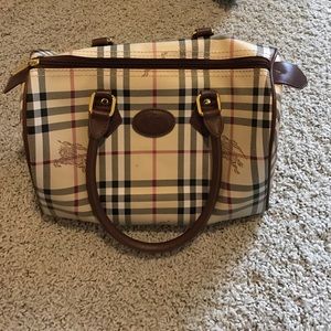 GORGEOUS BURBERRY BAG