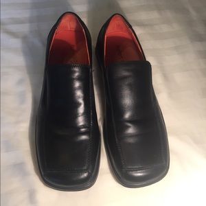 Robert Wayne Women's Black Leather loafers / Dress