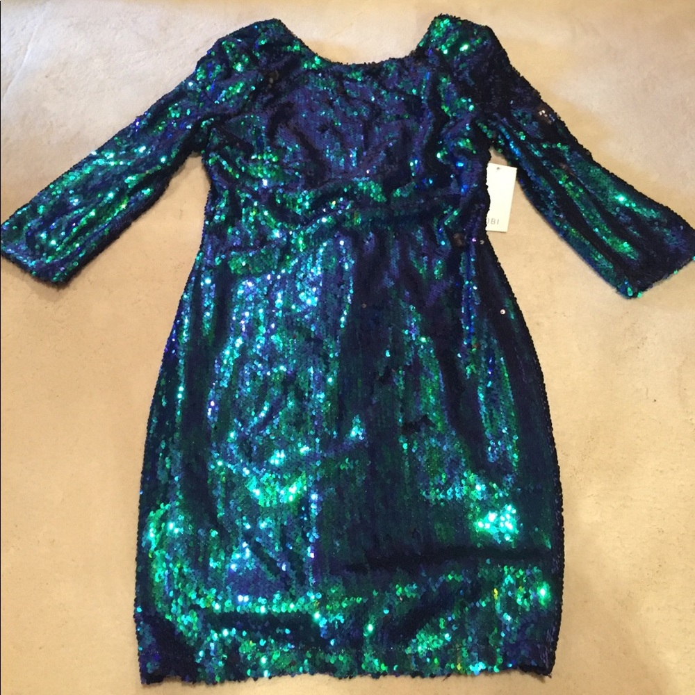 Long sleeve sequin party dress