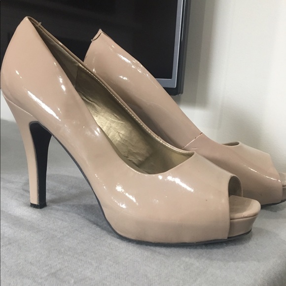 Nude peep toe heels 👠 - Picture 3 of 4