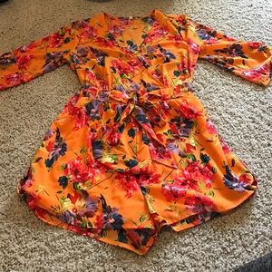 GORGEOUS SUMMER ROMPER NEVER WORN
