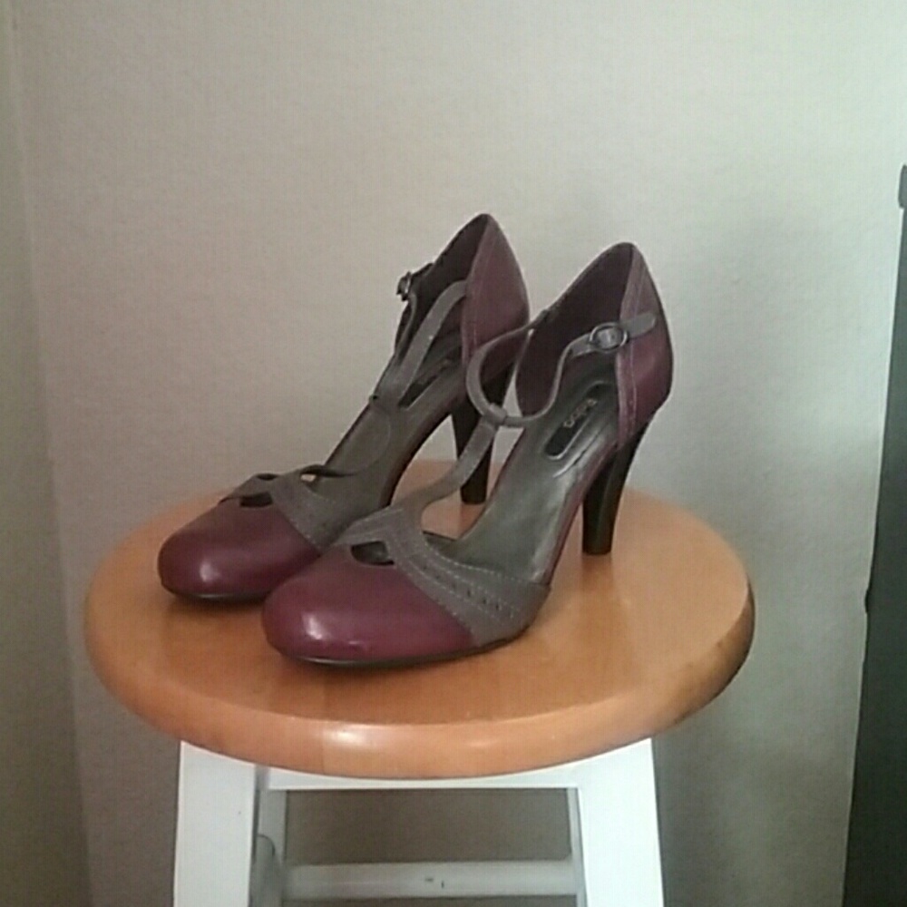 Reba T-Strap Burgundy and Grey Pumps, Sz. 6.5